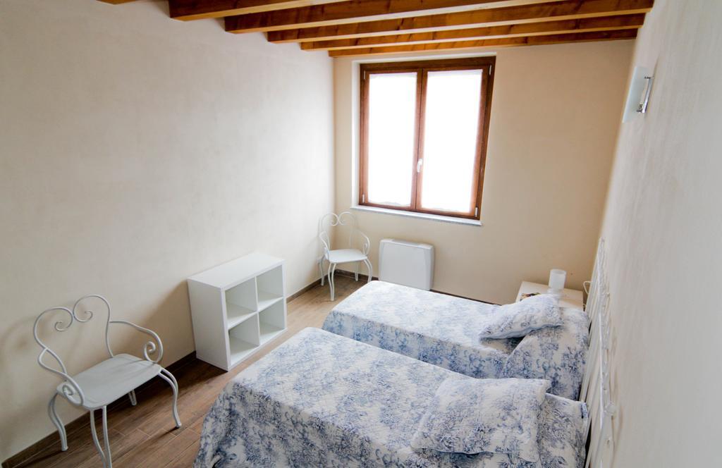 Agriturismo Cascina Della Fontana لودي الغرفة الصورة